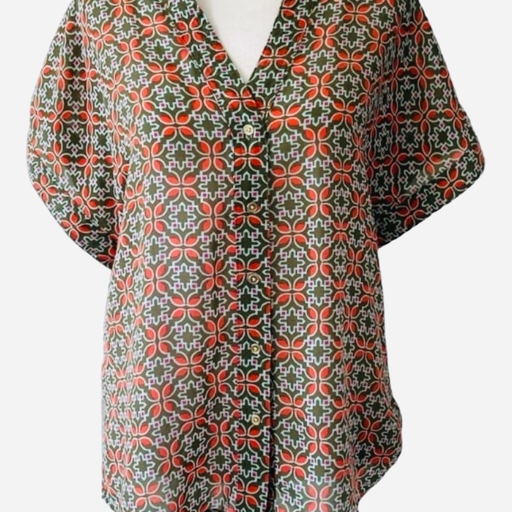 Banana Republic Factory button down blouse short sleeves v-neck XS